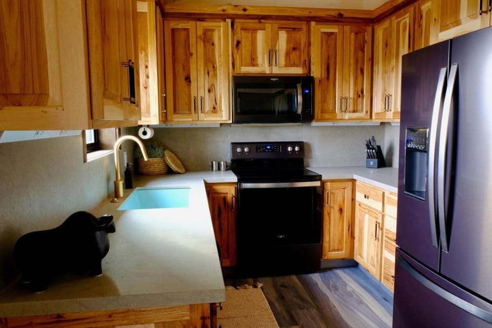 Juniper Ridge Luxury Two-Bedroom Casita Zion E House in Orderville