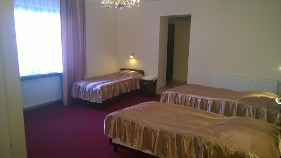 Day, Photo of the whole room