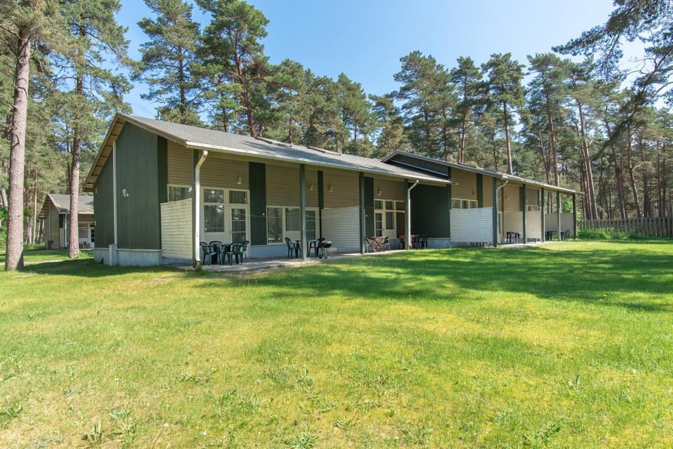 Property building, Day, Natural landscape, Garden, Balcony/Terrace, Garden view, Area and facilities