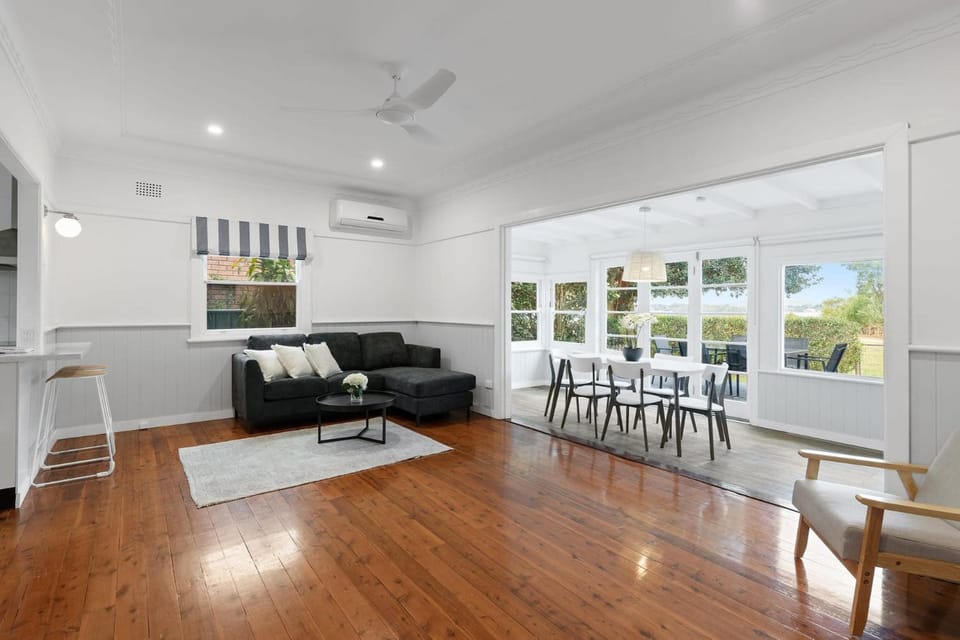 Charming Cottage by the Water Pet Friendly WoyWoy House in Central Coast