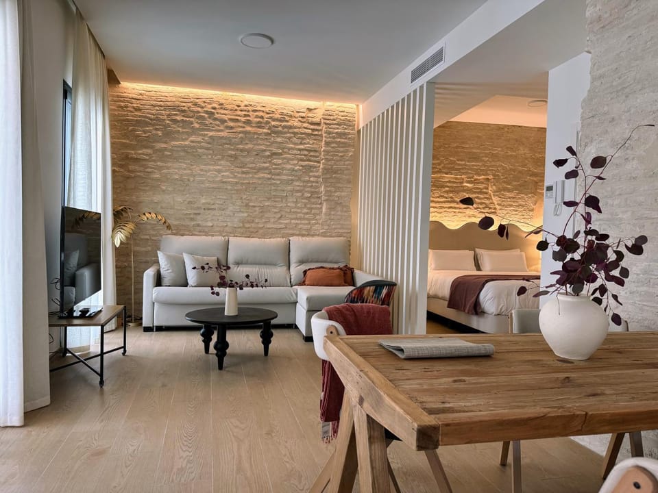 Living room, Seating area, Dining area