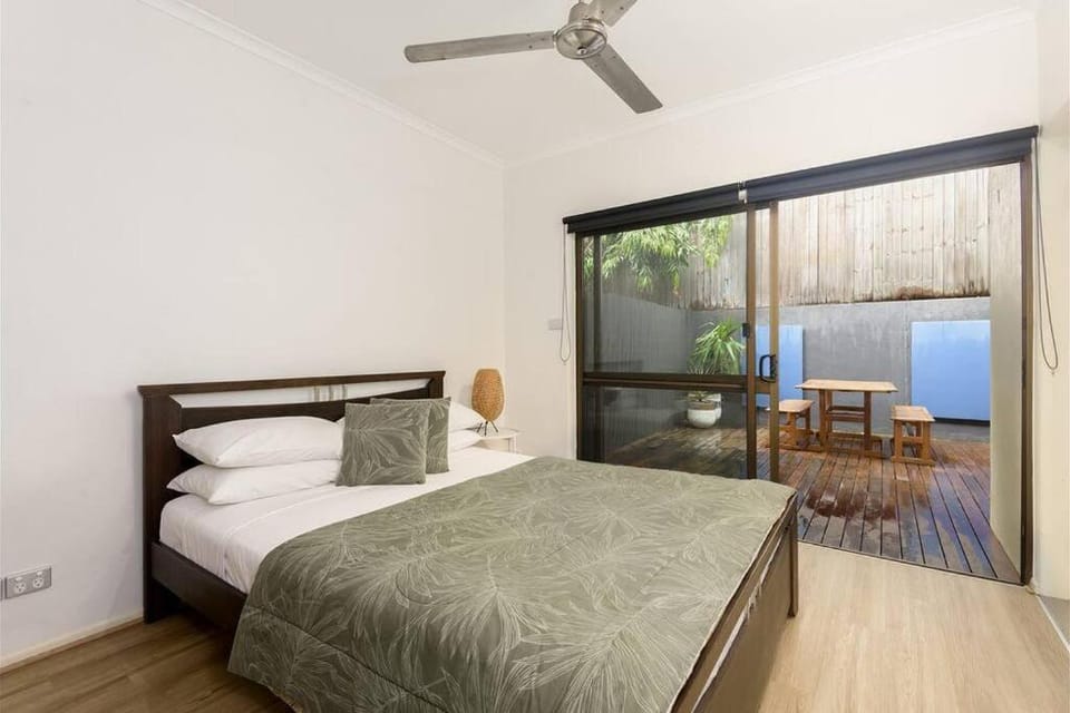 Central Port Douglas Apartment, Walk to Beach - Casuarina Court Apartment in Port Douglas