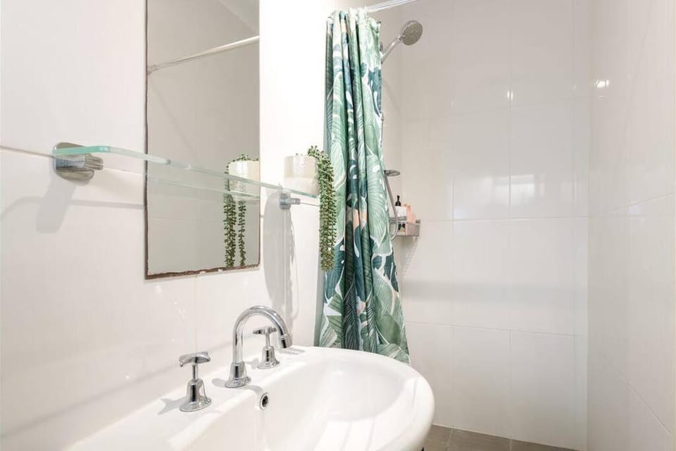 Central Port Douglas Apartment, Walk to Beach - Casuarina Court Apartment in Port Douglas