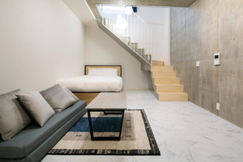 Bed, Living room, Photo of the whole room, Seating area, Bedroom