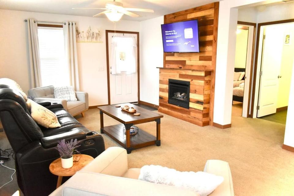 3 Bedroom in Hocking Hills w King Bed Logan Ohio House in Logan