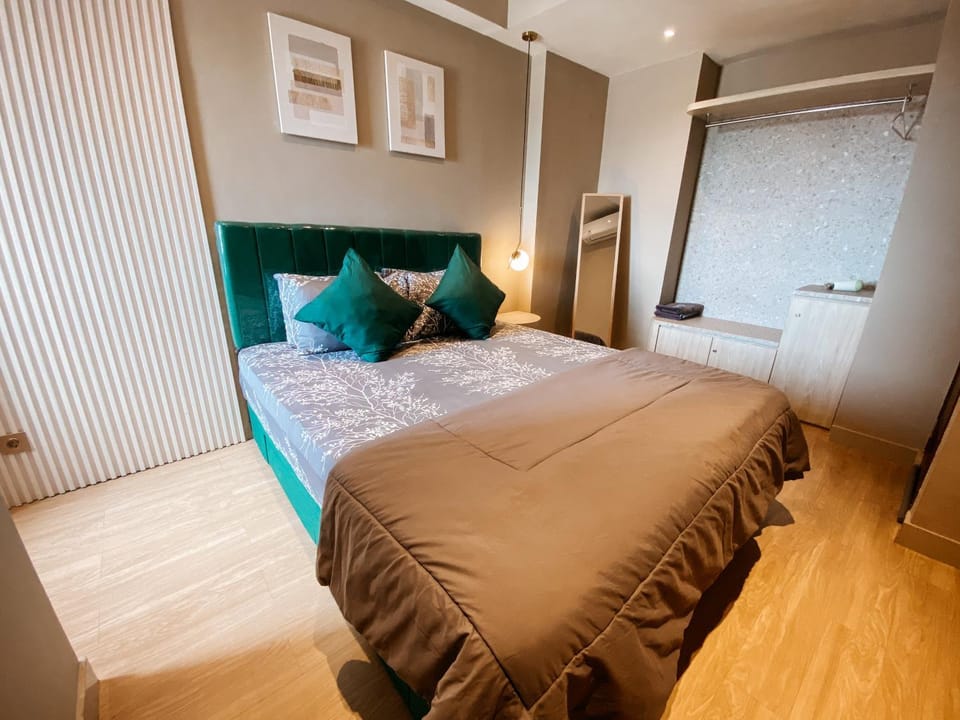 Bed, Bedroom, hair dryier, towels, wardrobe, air conditioner, air conditioner