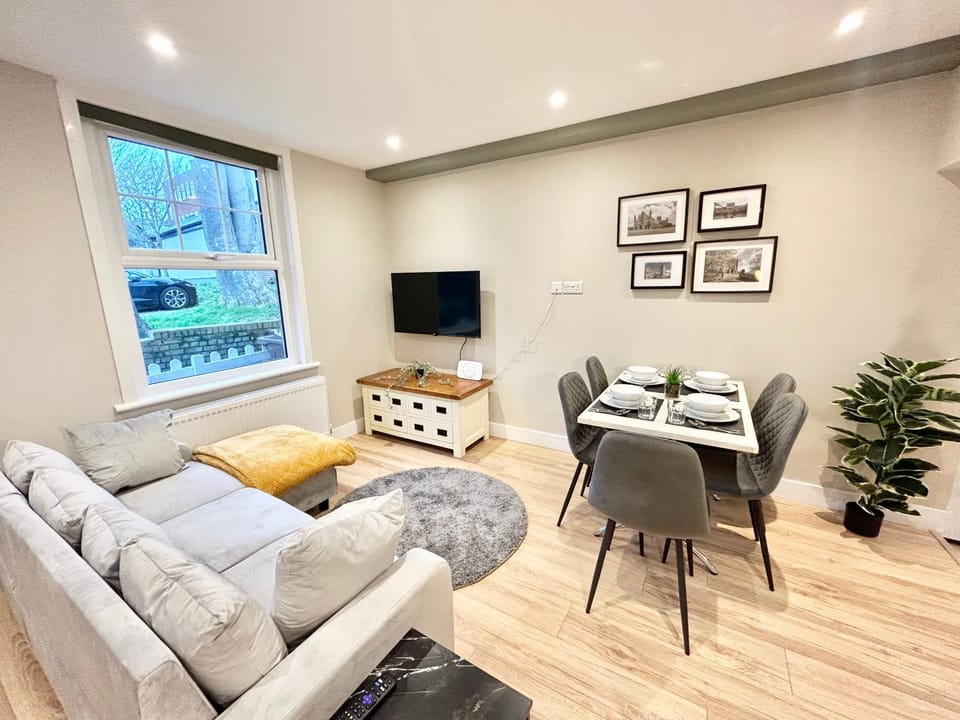 Living room, Seating area, Dining area