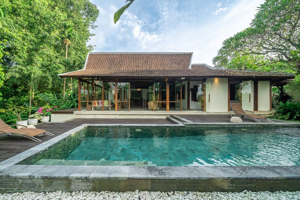 Property building, Patio, Garden view, Swimming pool
