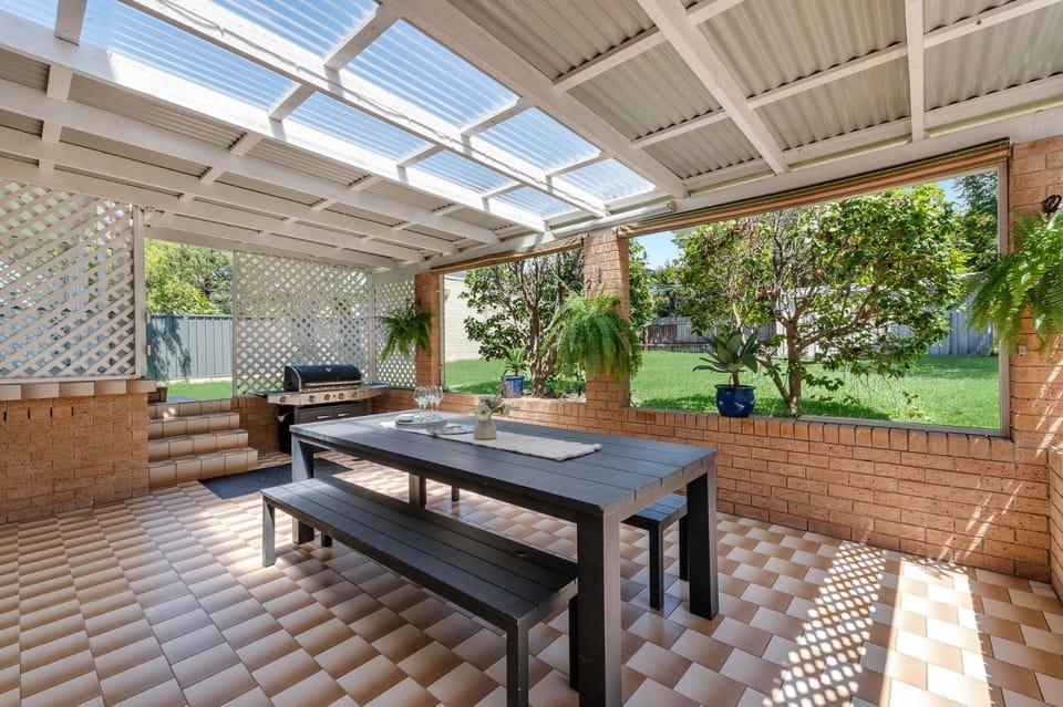 Johnny & Paula='s Place House in Vincentia