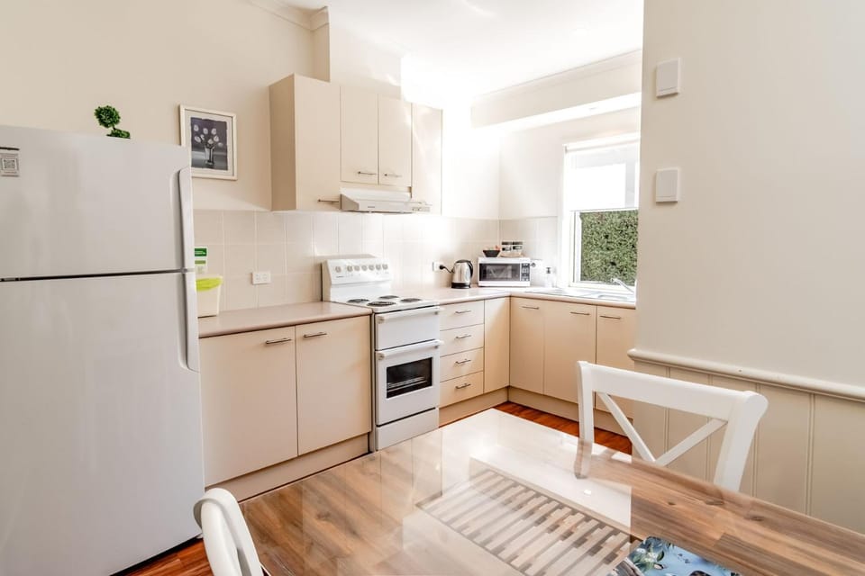 Silver Birches Holiday Village - Unit 2 House in Porepunkah
