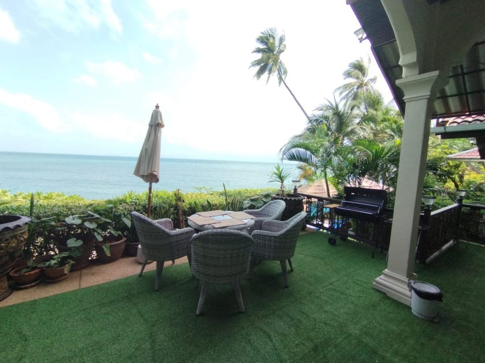 View (from property/room), Balcony/Terrace, Dining area, Garden view, Sea view