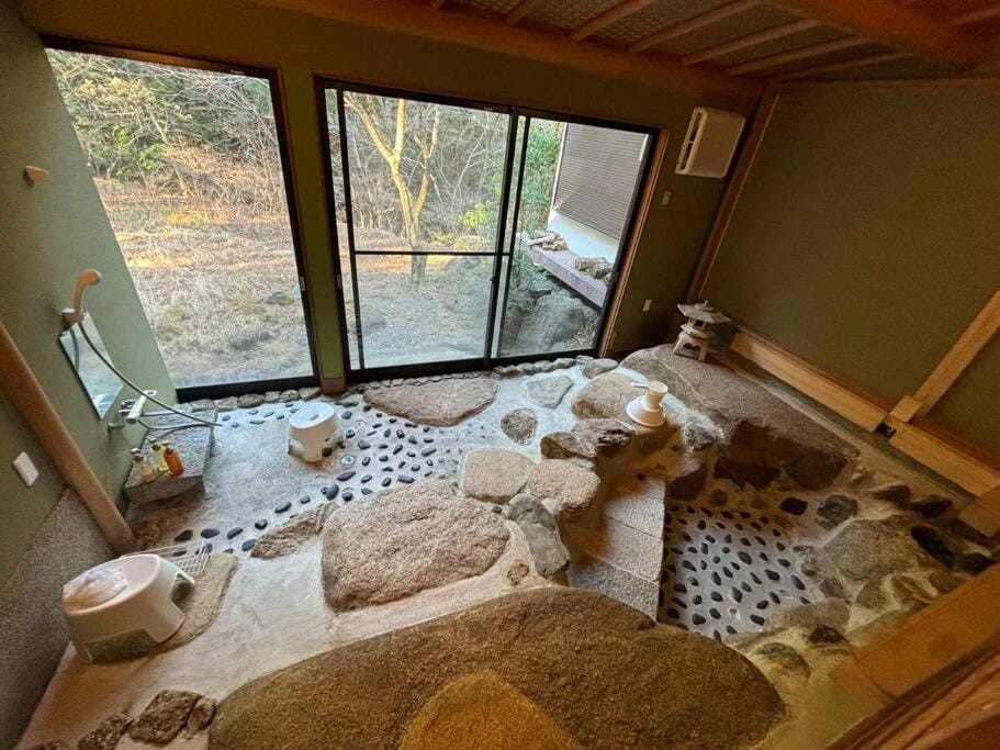 箱根温泉ヴィラ 源泉かけ流し bbq付き グループ宿泊に最適 Apartment in Hakone