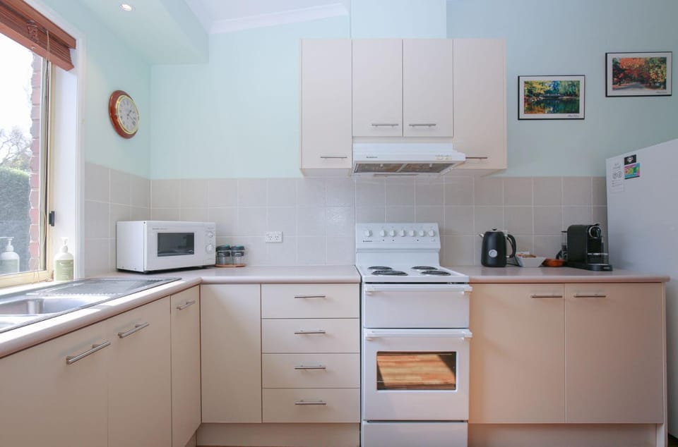 Silver Birches Holiday Village - Unit 3 House in Porepunkah