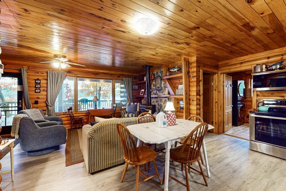 Seneca Lake Log Cabin Cabin in Seneca Lake