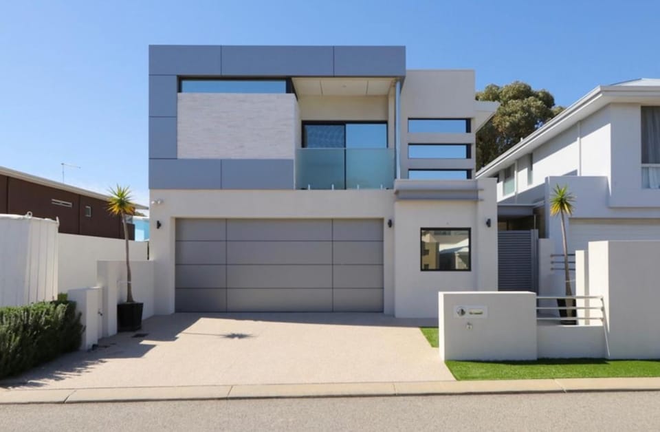 Ultra Modern Villa Walk to the Beach Villa in Perth
