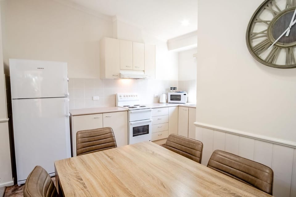 Silver Birches Holiday Village - Unit 4 House in Porepunkah