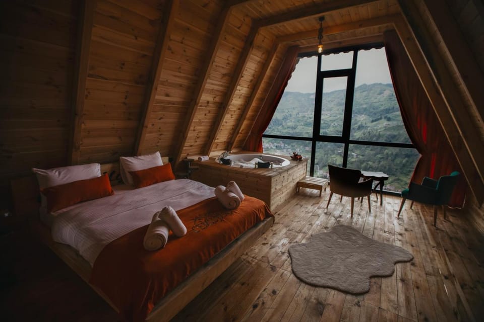 Bed, Natural landscape, Photo of the whole room, Bedroom, towels
