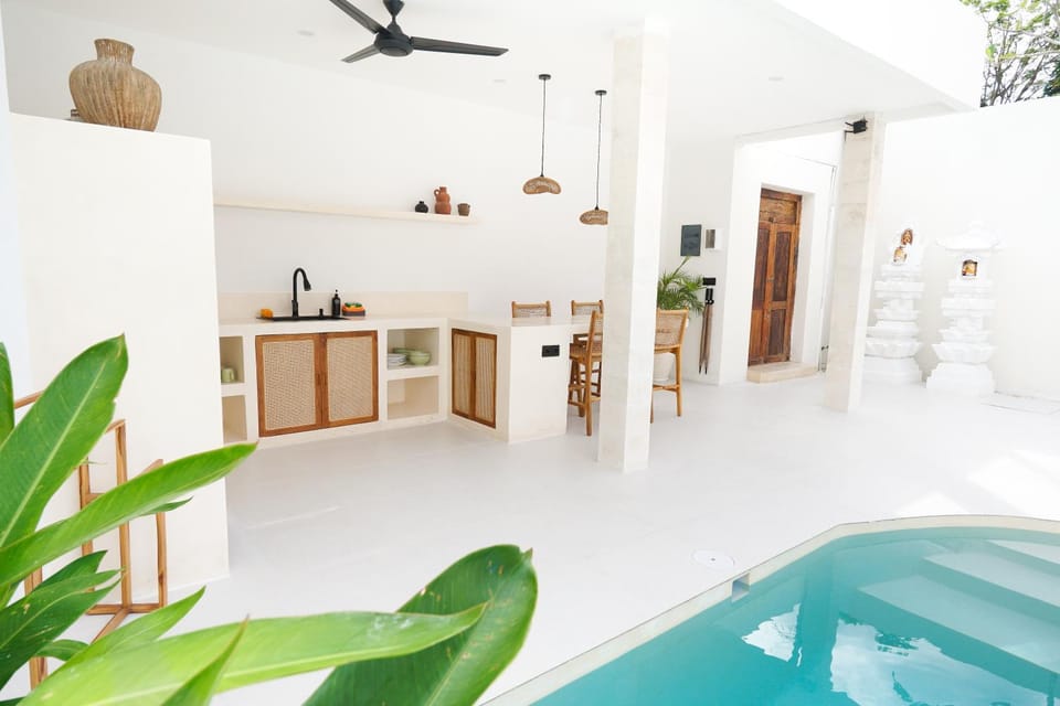Kitchen or kitchenette, Photo of the whole room, Dining area, Swimming pool