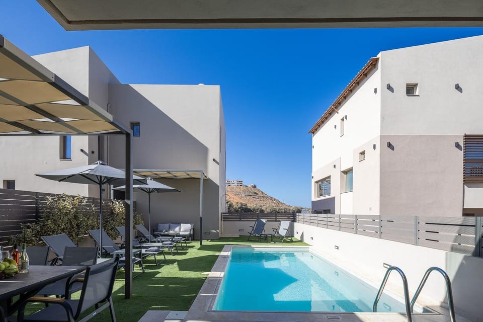 Property building, Swimming pool