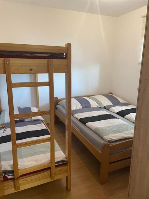 Bed, bunk bed