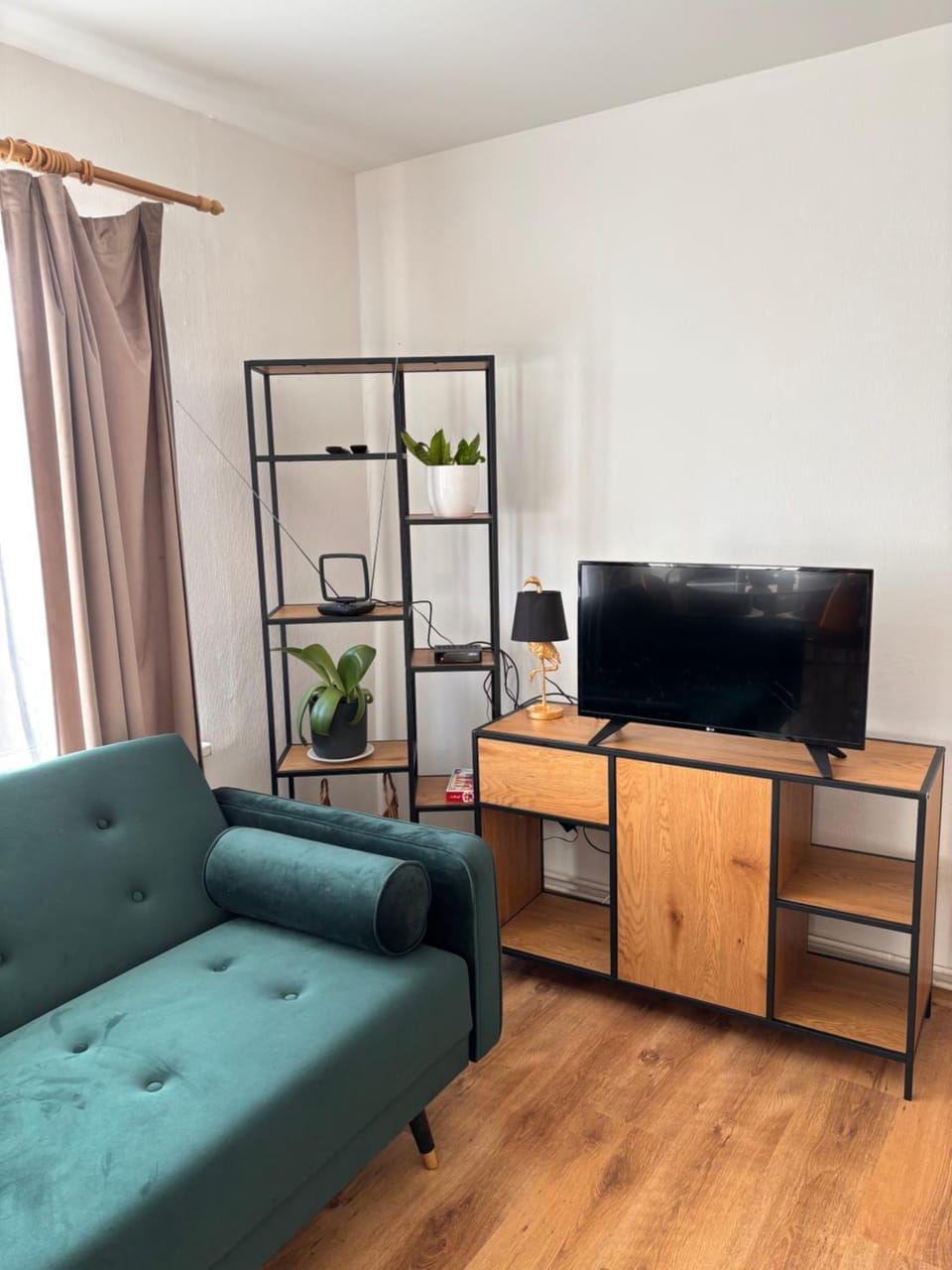 TV and multimedia, Seating area