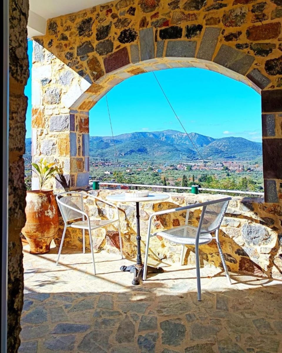 Roza Stone Studio with Private Veranda & Mountain view Apartment in Lasithi
