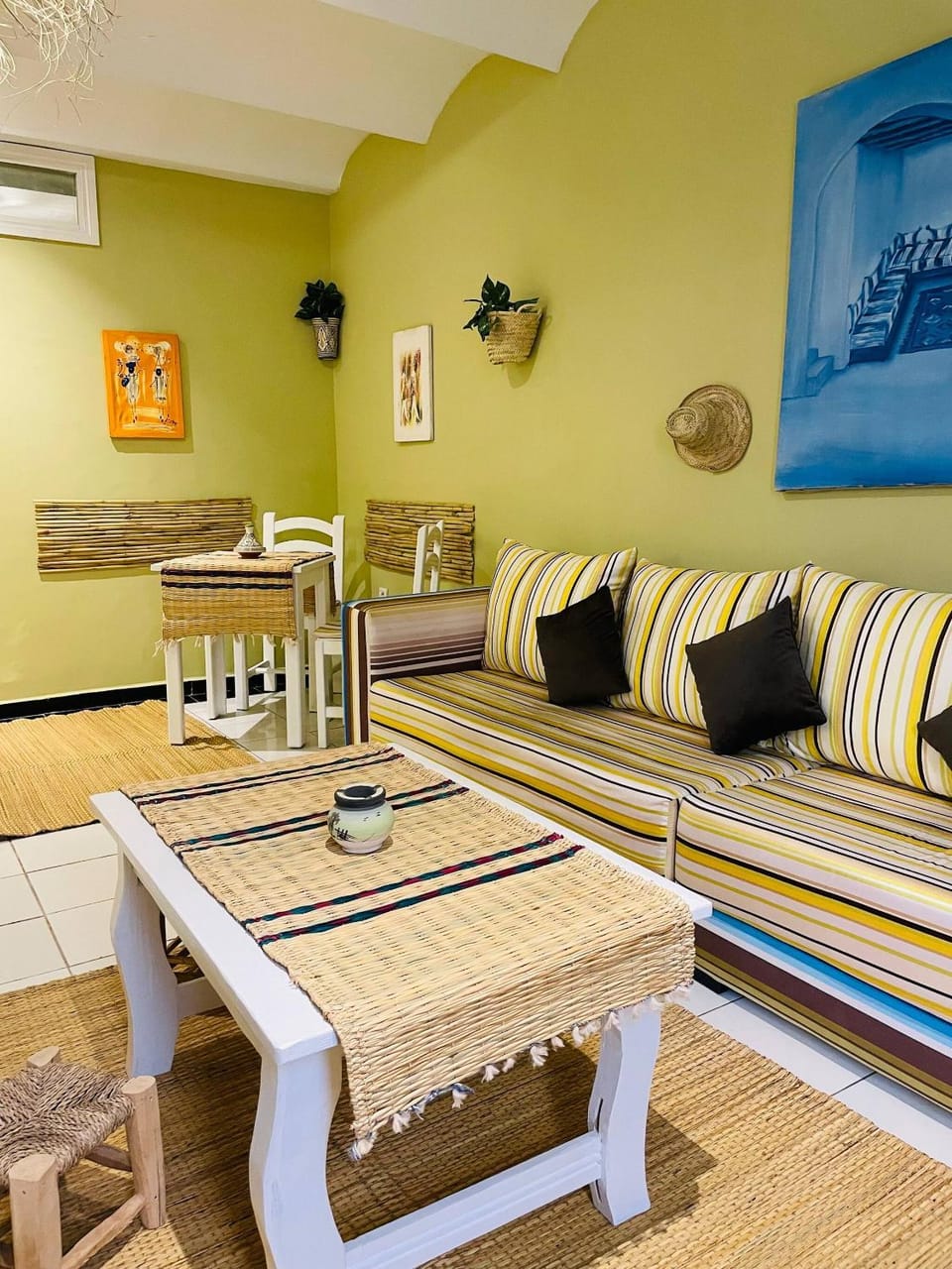 Communal lounge/ TV room, Living room