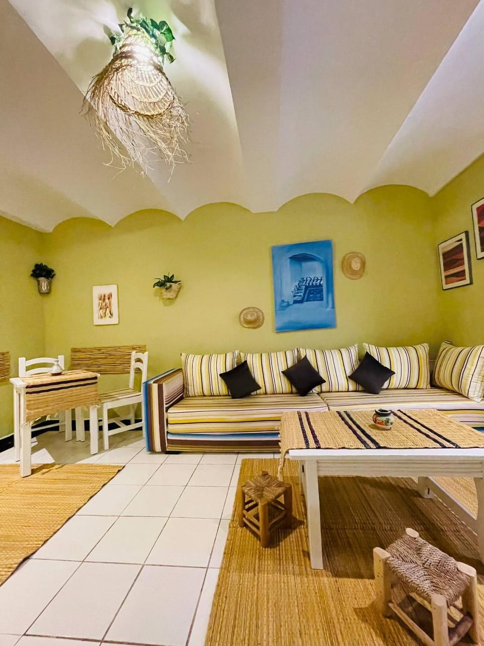 Communal lounge/ TV room, Living room