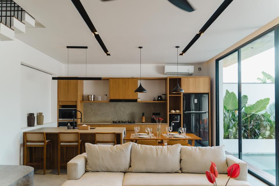 Seating area, kitchen