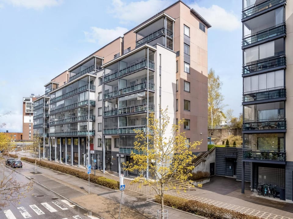 Property building, Street view