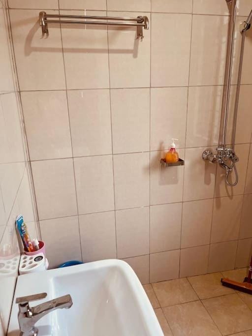 Cozy Peaceful 1BR Near Acacia Mall - 11 Mins Drive Apartment in Kampala