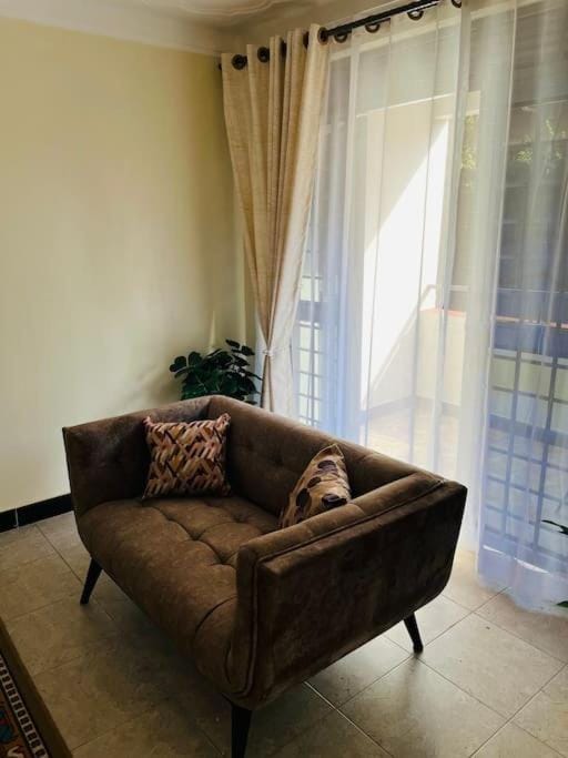 Cozy Peaceful 1BR Near Acacia Mall - 11 Mins Drive Apartment in Kampala