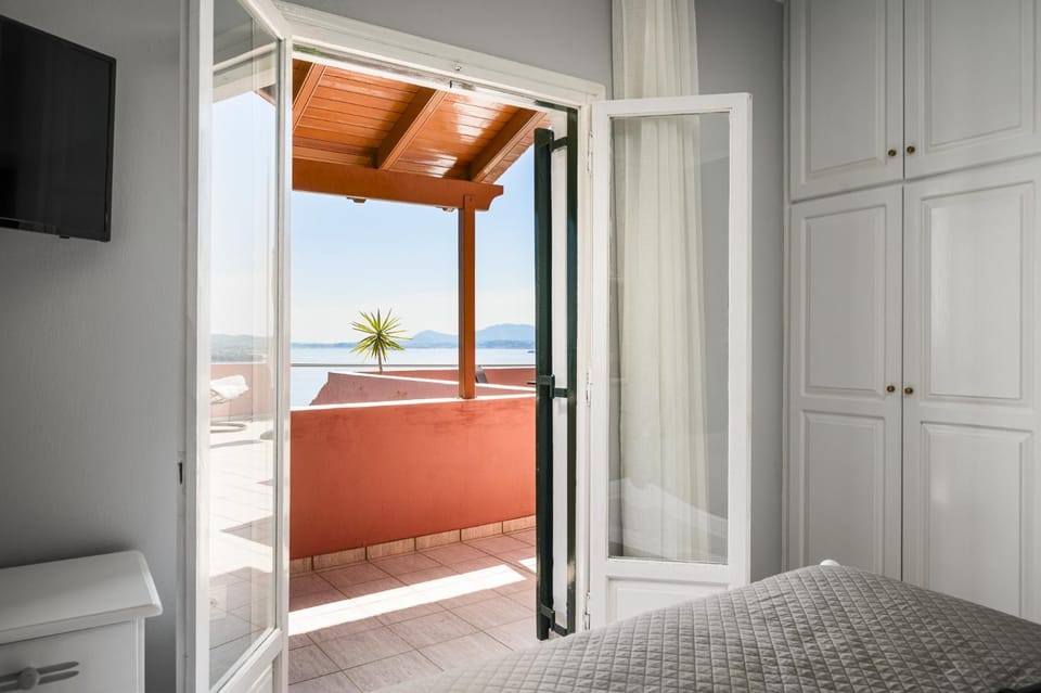 Bed, TV and multimedia, Balcony/Terrace, Bedroom, Sea view