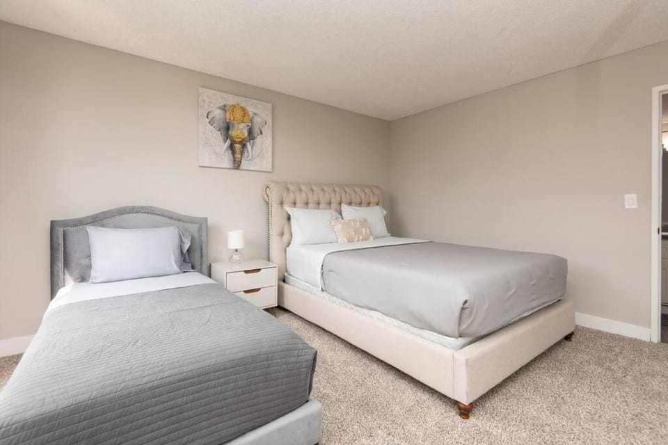 Hollywood 2Bed Apt w Rooftop pool & Panoramic View Apartment in Hollywood