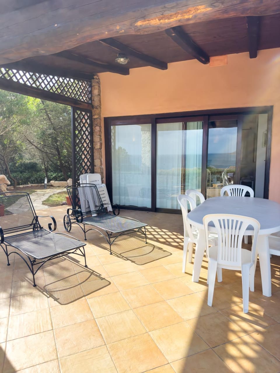 Balcony/Terrace, sunbed