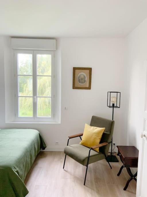 Country House - Garden - Private access to the Loir House in Pays de la Loire