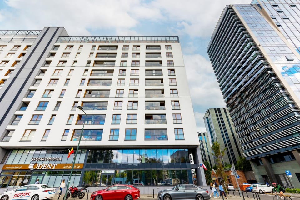 Property building, Off site, Day, Neighbourhood, Street view, Location