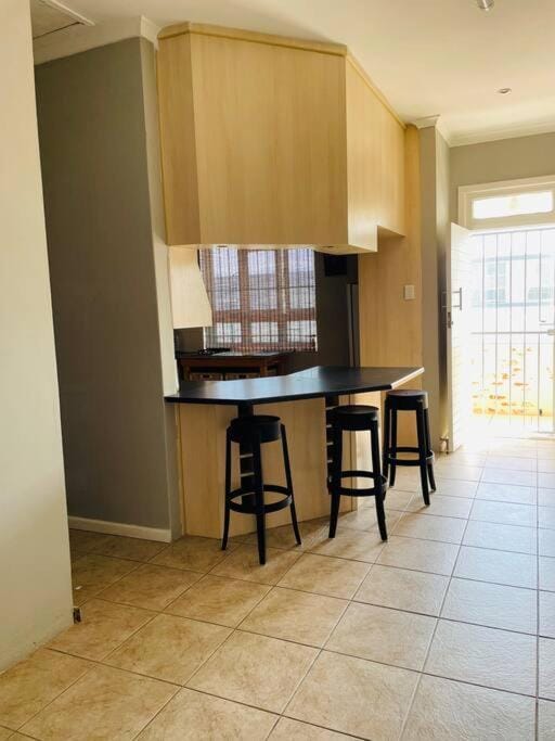 Molsonder on 10th avenue Apartment in Port Elizabeth