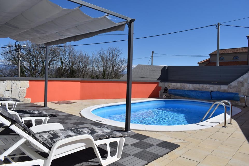 Day, Pool view, Swimming pool, sunbed