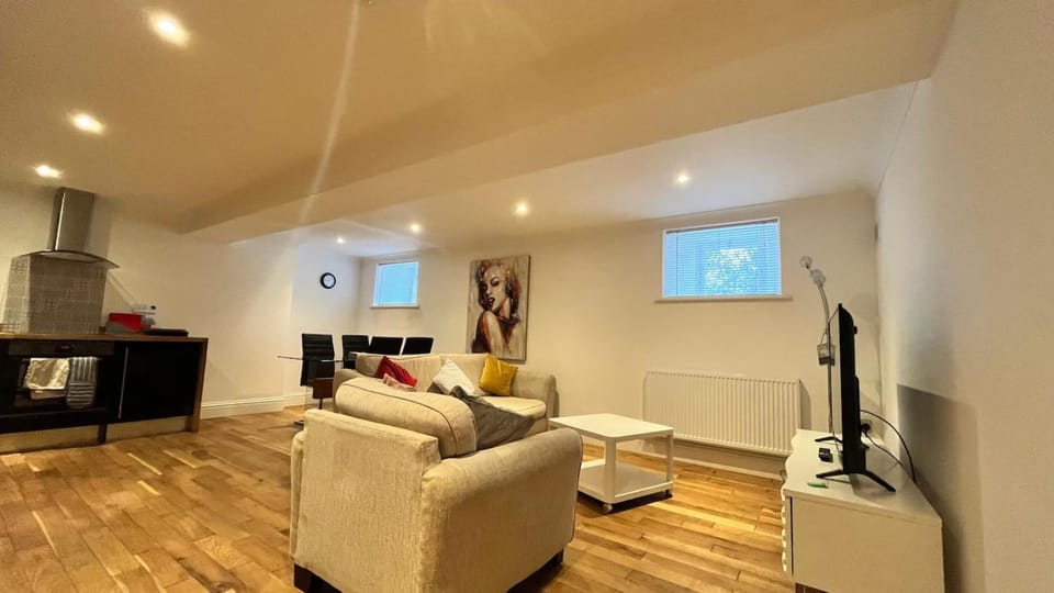 No1 - The Marilyn, Executive Flat Town Centre Apartment in Banbury