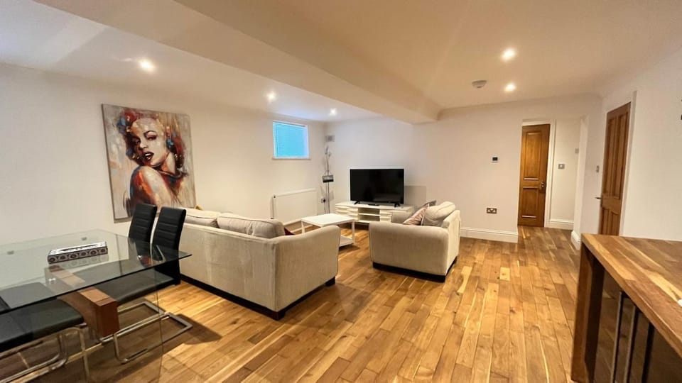 No1 - The Marilyn, Executive Flat Town Centre Apartment in Banbury