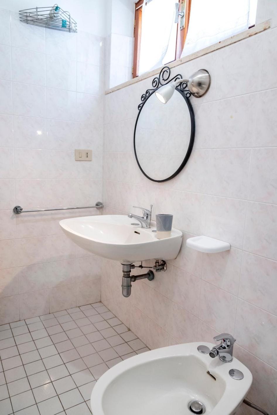 M376 - Marcelli, bilocale con posto auto Apartment in Marcelli