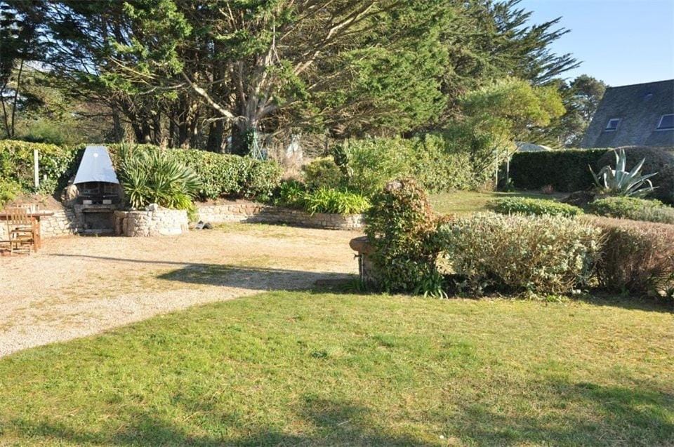 Maison bretonne 50m plage avec jardin et WIFI à TREGASTEL - Réf 413 Villa in Trégastel