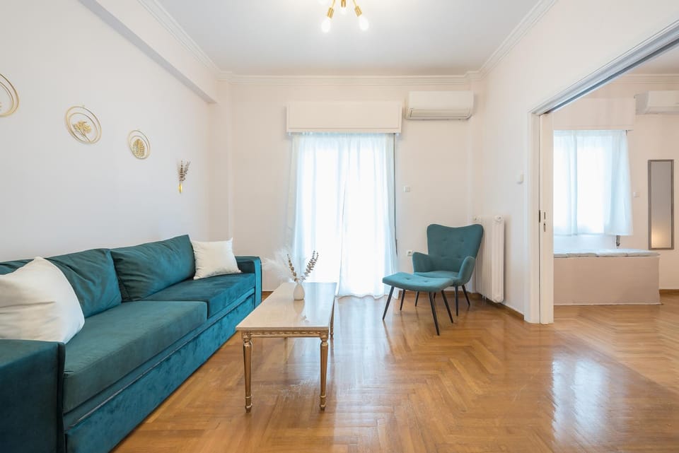 Living room, Seating area, air conditioner