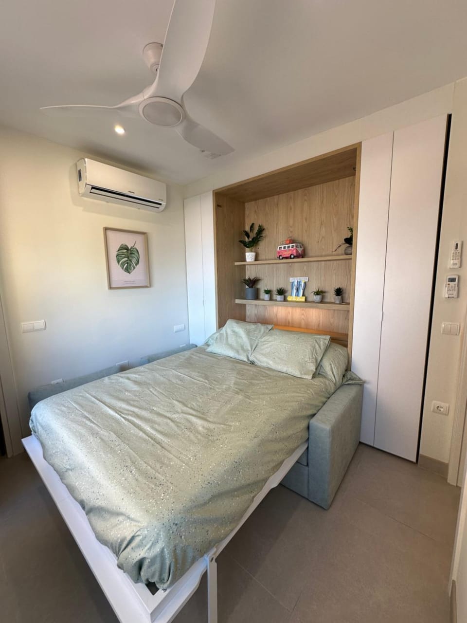 Bed, Photo of the whole room, Bedroom, wardrobe