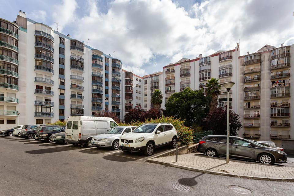 Property building, Neighbourhood, Parking
