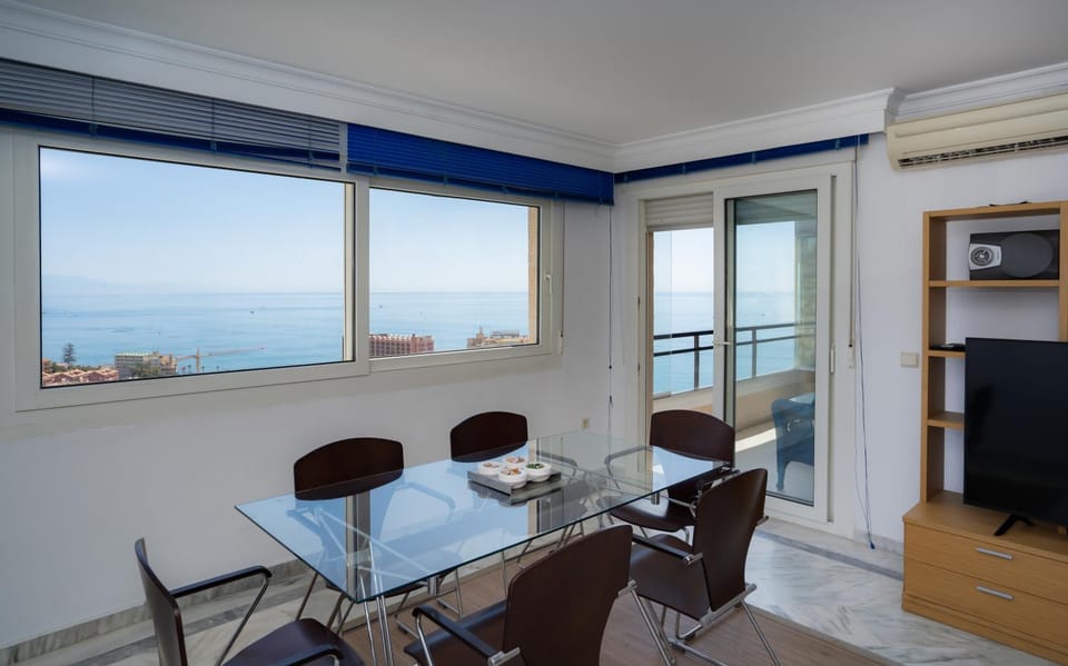 Natural landscape, TV and multimedia, Living room, Seating area, Dining area, Sea view