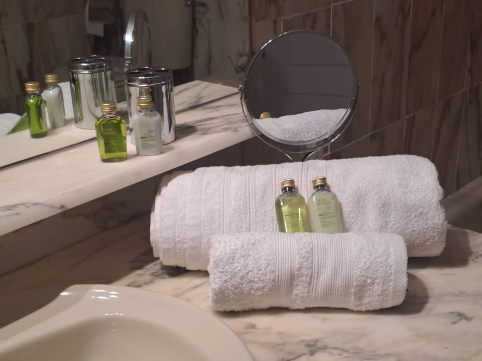 Bathroom, towels