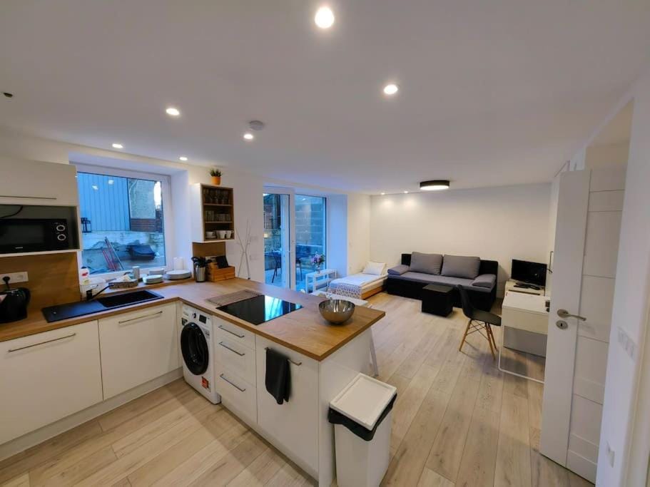 Kitchen or kitchenette, Seating area, Dining area