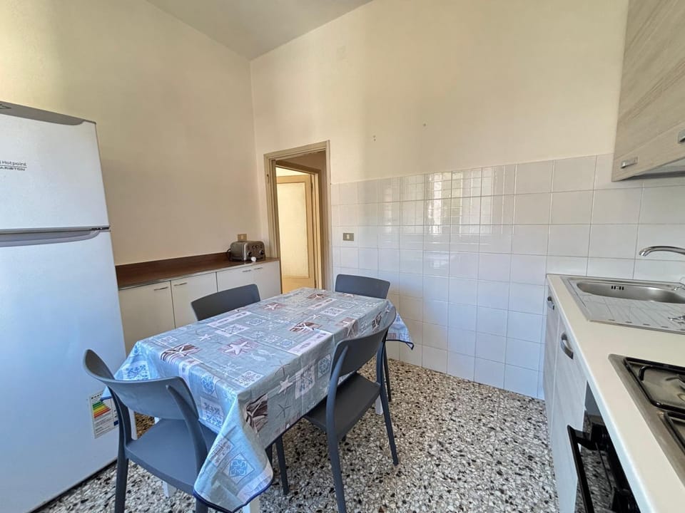 Kitchen or kitchenette, kitchen